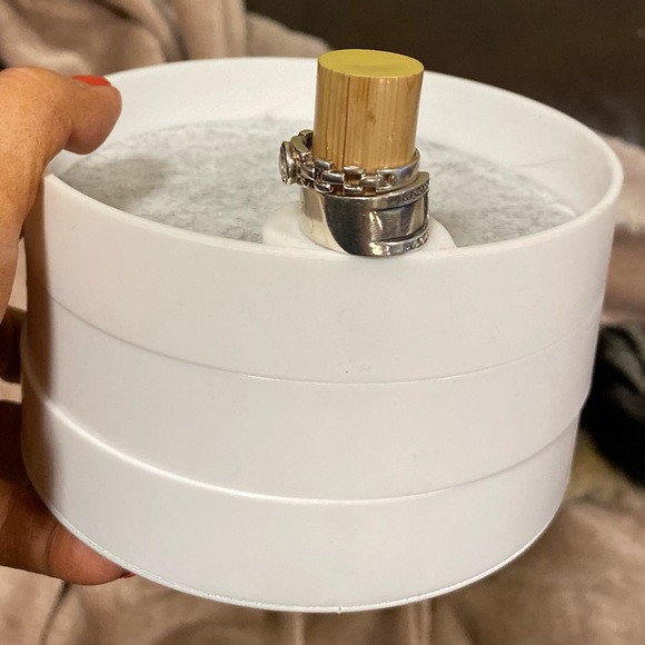 Brand new jewelry tri-circular jewelry holder with ring holder. Has 3 tiers. - Picture 3 of 5